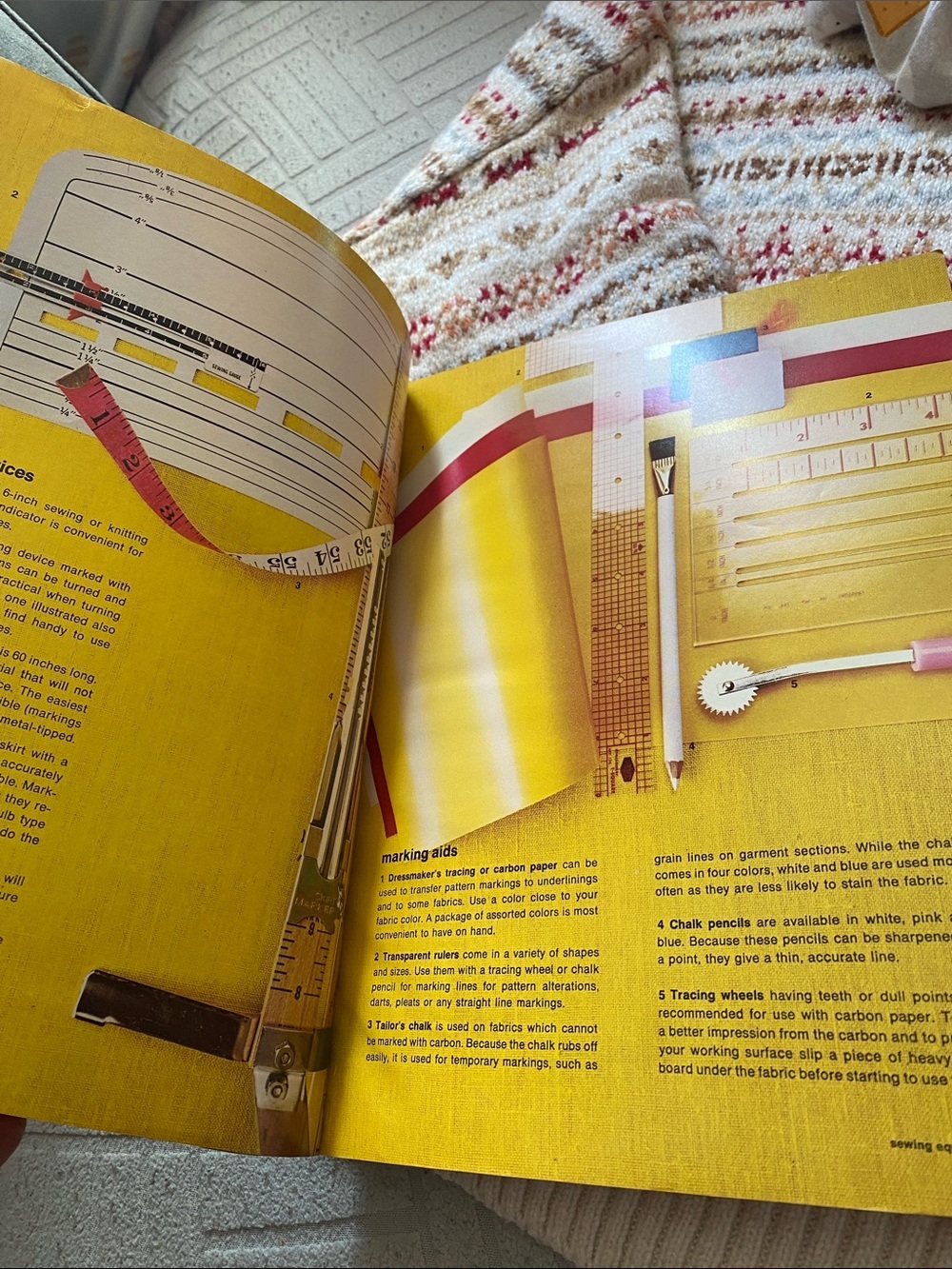 Vintage 70’s Simplicity Sewing Book Cover in Red and Yellow - Picture 3 of 8